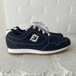 Women’s FootJoy FJ retro Golf Shoes no spikes navy blue Sz. 8 new w/out box